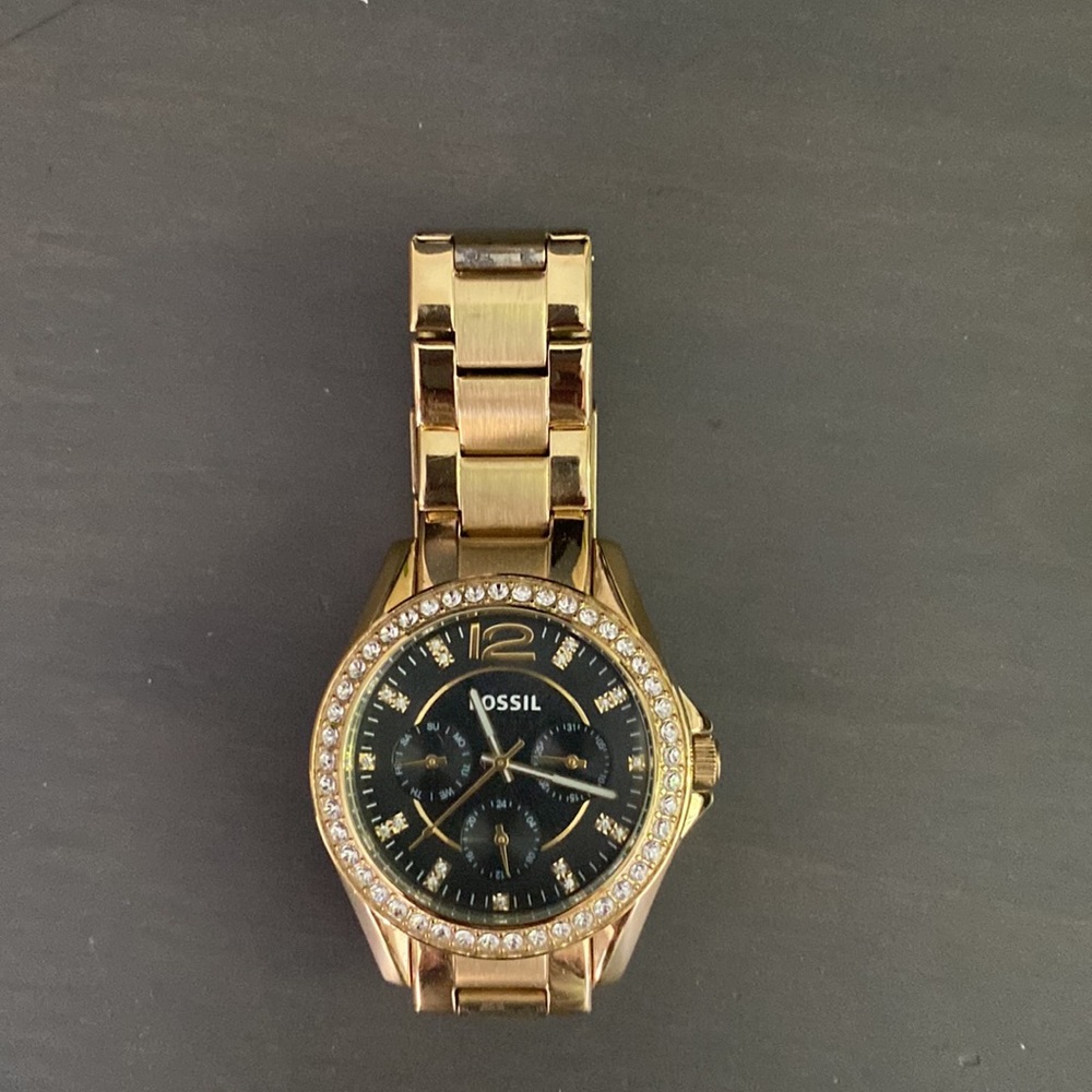 Gold Riley Fossil watch - Picture 2 of 4